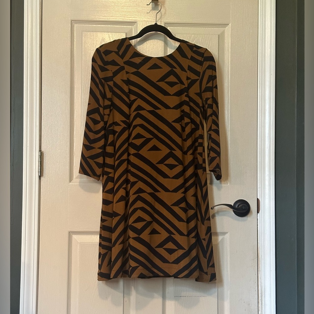H&M black and brown geometric a-line dress. Women’s size 8. Bold and Beautiful!!